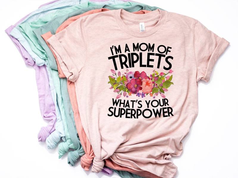 Mom Of Triplets, Triplets Reveal, Shirt, Expecting Schwanger Mit Tripletten, Schwangerschafts-Reveal - Artikel 7101 von AllinThePrint