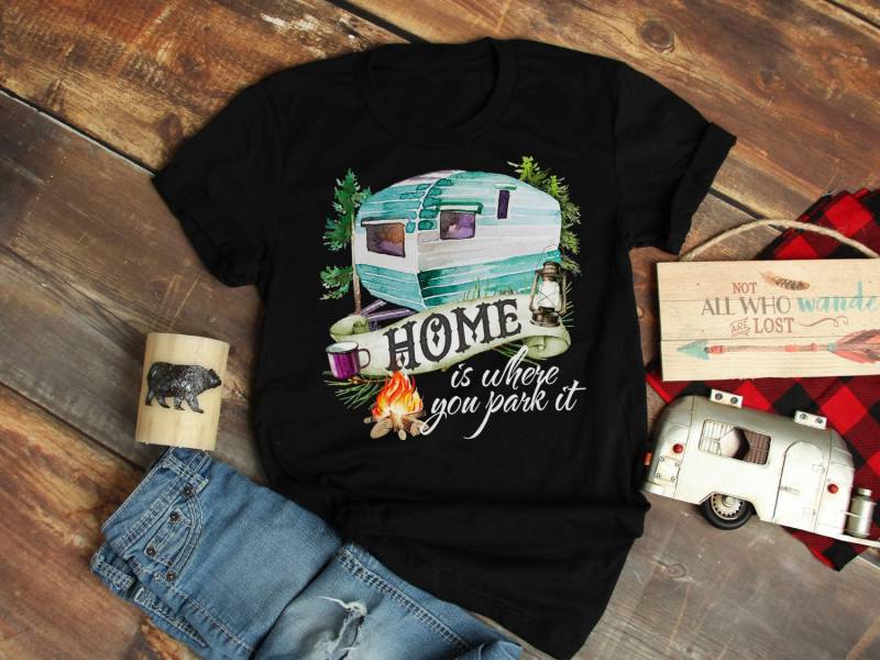 Rv Shirt, Ruhestand Geschenk, Camping Tshirt, T Home Is Where You Park It, Shirt - Artikel 7074 von AllinThePrint