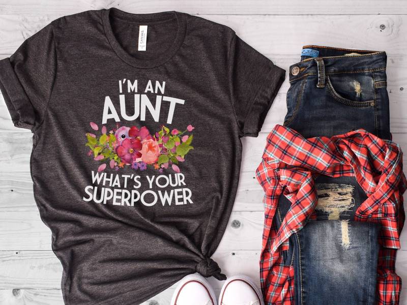 Tante Shirt, T-Shirt, Geschenk, Neue Tante, Whats Your Superpower, Pastell Bella Canvas - Artikel 6187 Tante Shirt, T-Shirt, Geschenk, Neue Tante, Whats Your Superpower, Pastell Bella Canvas - Artikel 6187 von AllinThePrint