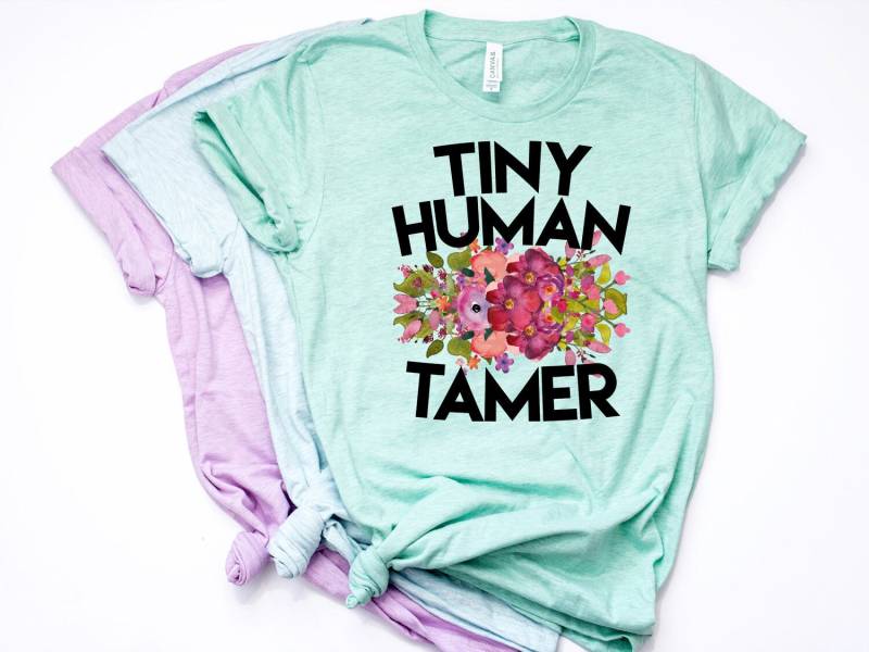 Tiny Human Tamer, Tired Mama, Funny Mom Shirt, Mama T Tamer Shirt - Item 7102 von AllinThePrint