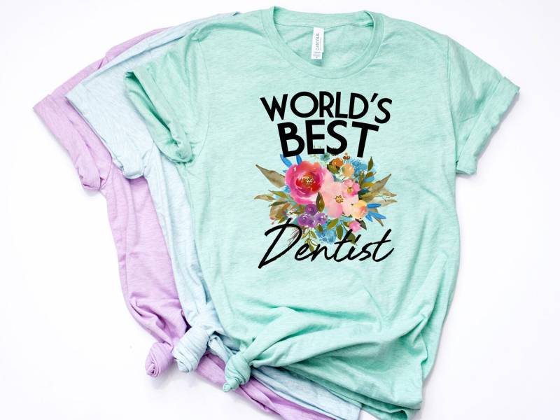 Zahnarzt Tshirt, T Shirt, Geschenk, Geschenk Für Zahnarzt, Student, Weltbester Dds, Dmd - Artikel 7061 Zahnarzt Tshirt, T Shirt, Geschenk, Geschenk Für Zahnarzt, Student, Weltbester Dds, Dmd - Artikel 7061 von AllinThePrint