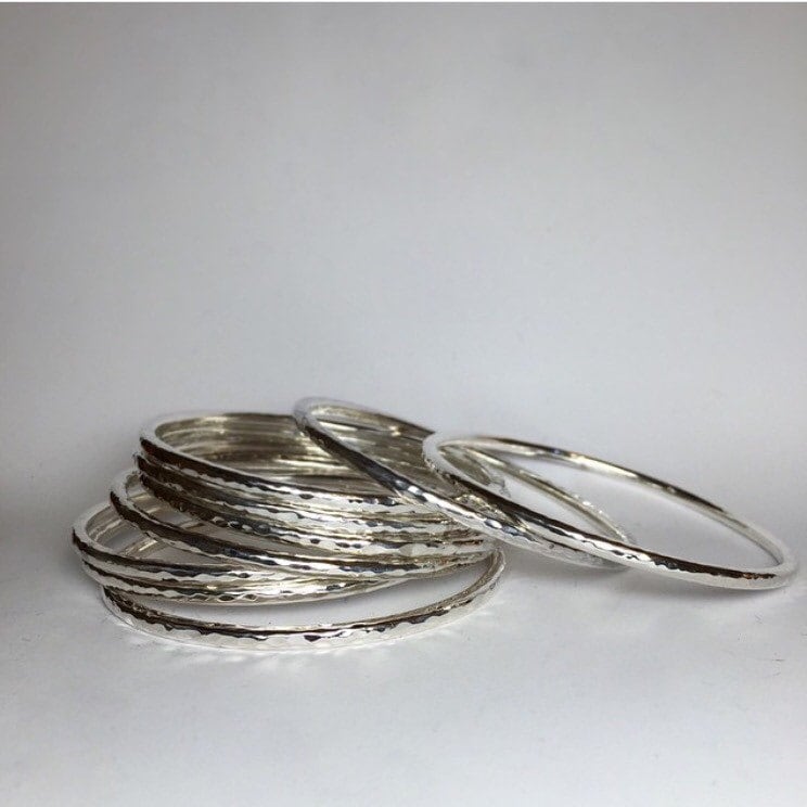 Gehämmerter Armreif Aus Silber von AllisonHallJewelry
