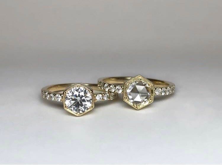 Hexagon Rosenschliff Verlobungsring Mit Diamantband von AllisonHallJewelry