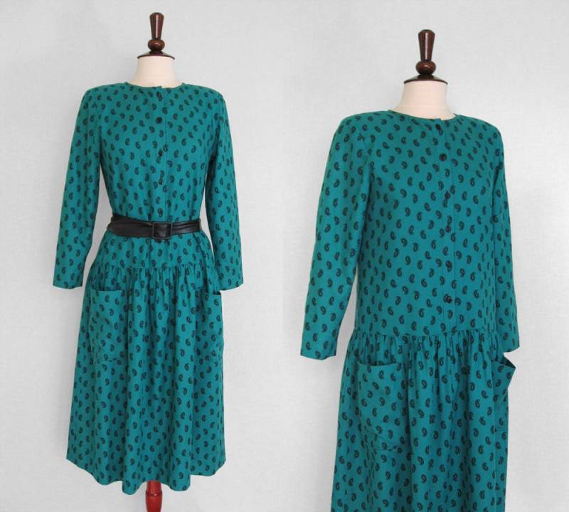 Handgemachtes Kleid Mit Tropfen-Taille Und Druck Vorne von AllofMyYesterdays