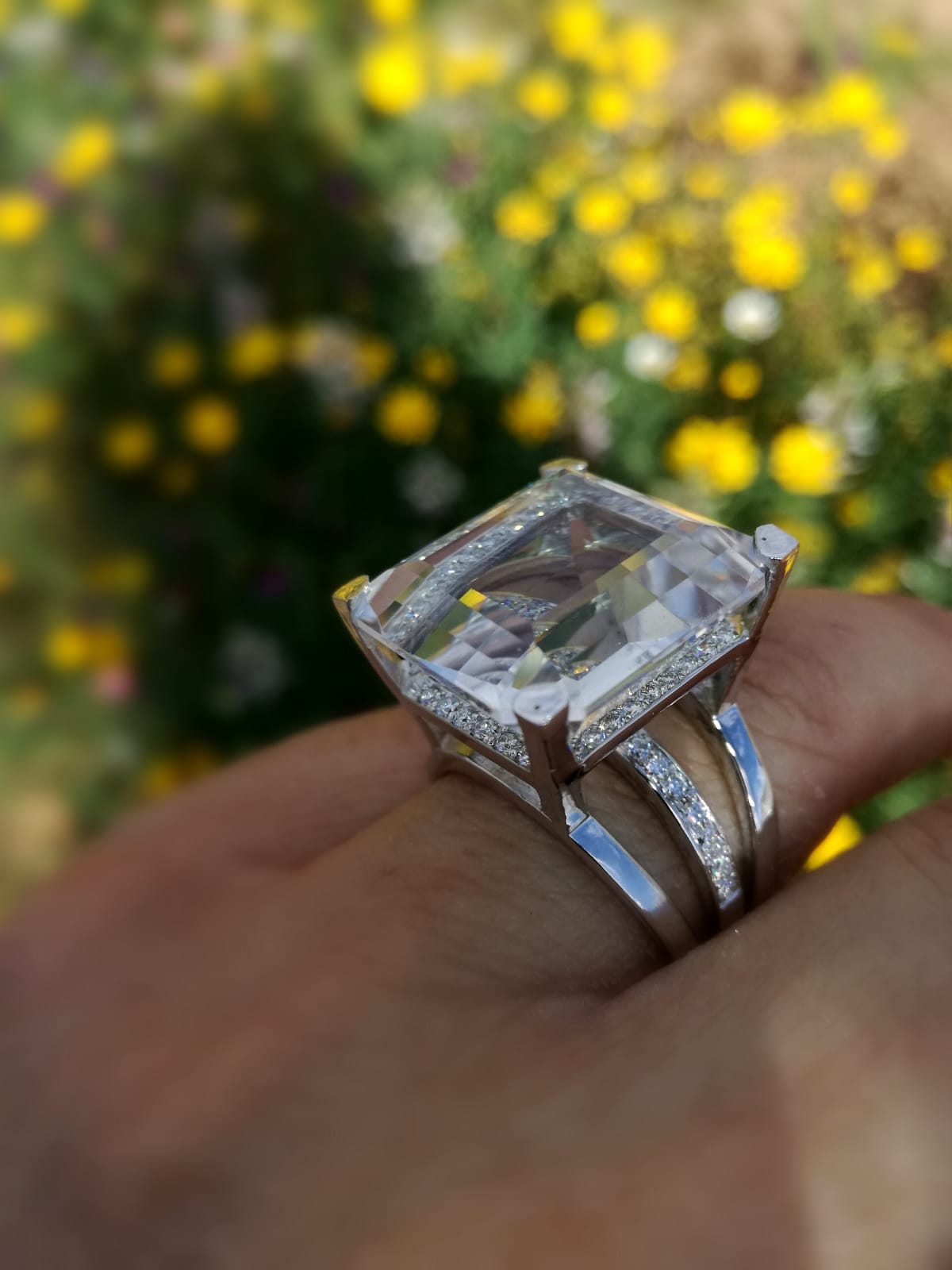 20 Ct Princess Cut Kristallquarzring Und Diamanten, Großer Edelsteinring Für Frauen, Weißer Statement-Ring von AllofmyLovebySigal