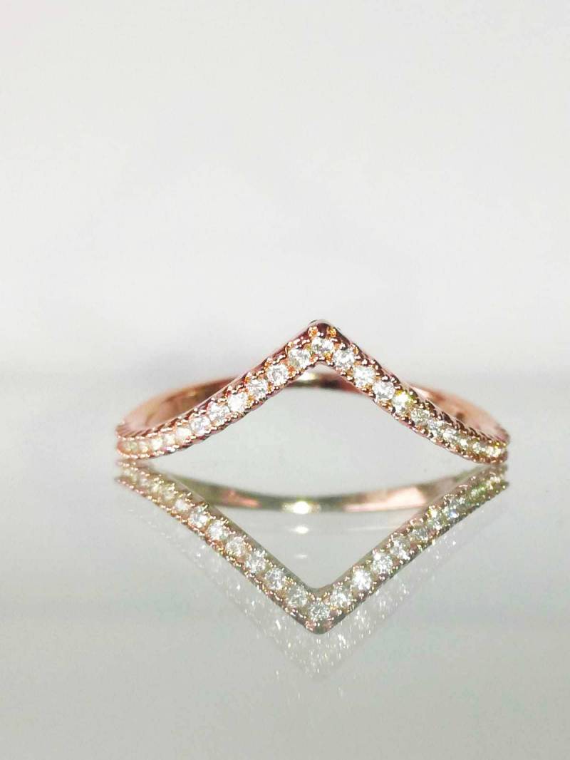 Verlobungsring-Enhancer 14K Roségold, Chevron Ehering, Diamant-V-Ring, Ehering-Enhancer, Stapelbarer Diamant-Passende Ringe von AllofmyLovebySigal