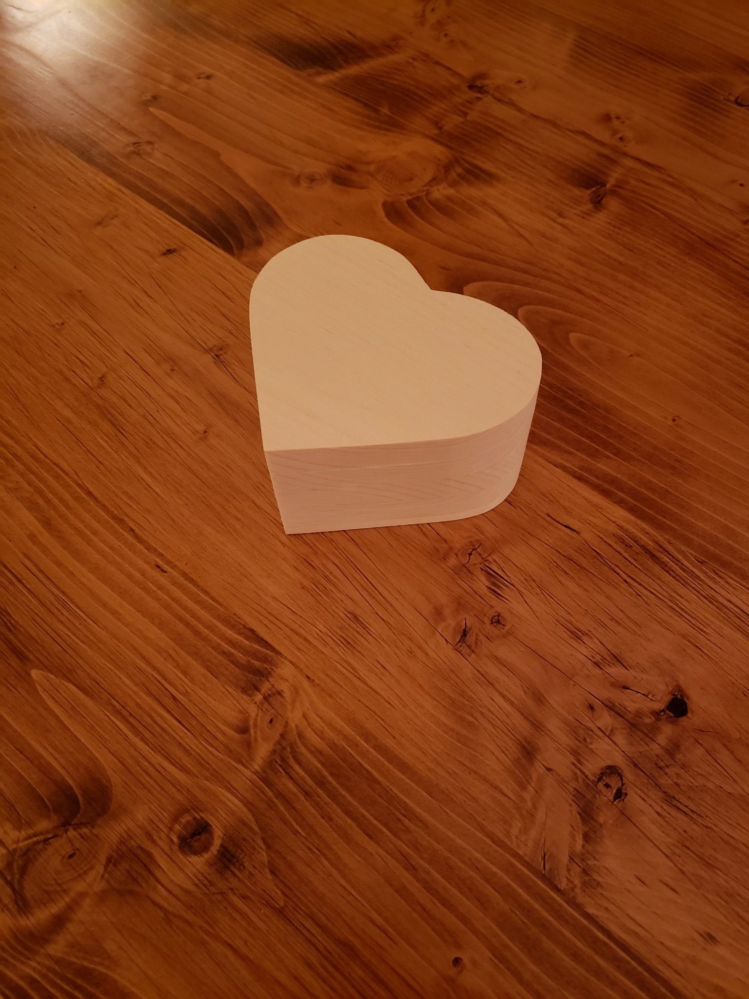Mini Herzförmige Ringbox Mini Herzförmige Ringbox von AllportWoodworking
