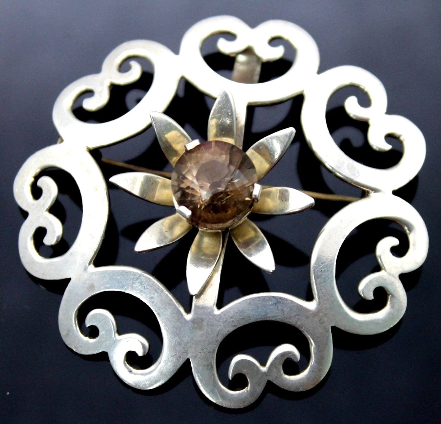 Alte Mexiko Vintage Taxco F. Balladeres Rauch Topaz Durchbohrt Scroll Herz Blume 925 Sterling Silber Brosche Anhänger von AllureUnited