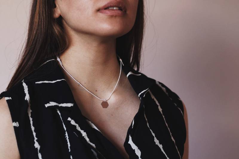 Rosé Hexagon Necklace | Adjustable Verstellbar Surfer Boho Schmuck Minimal Simplicity Rose Pink von AlluresShop