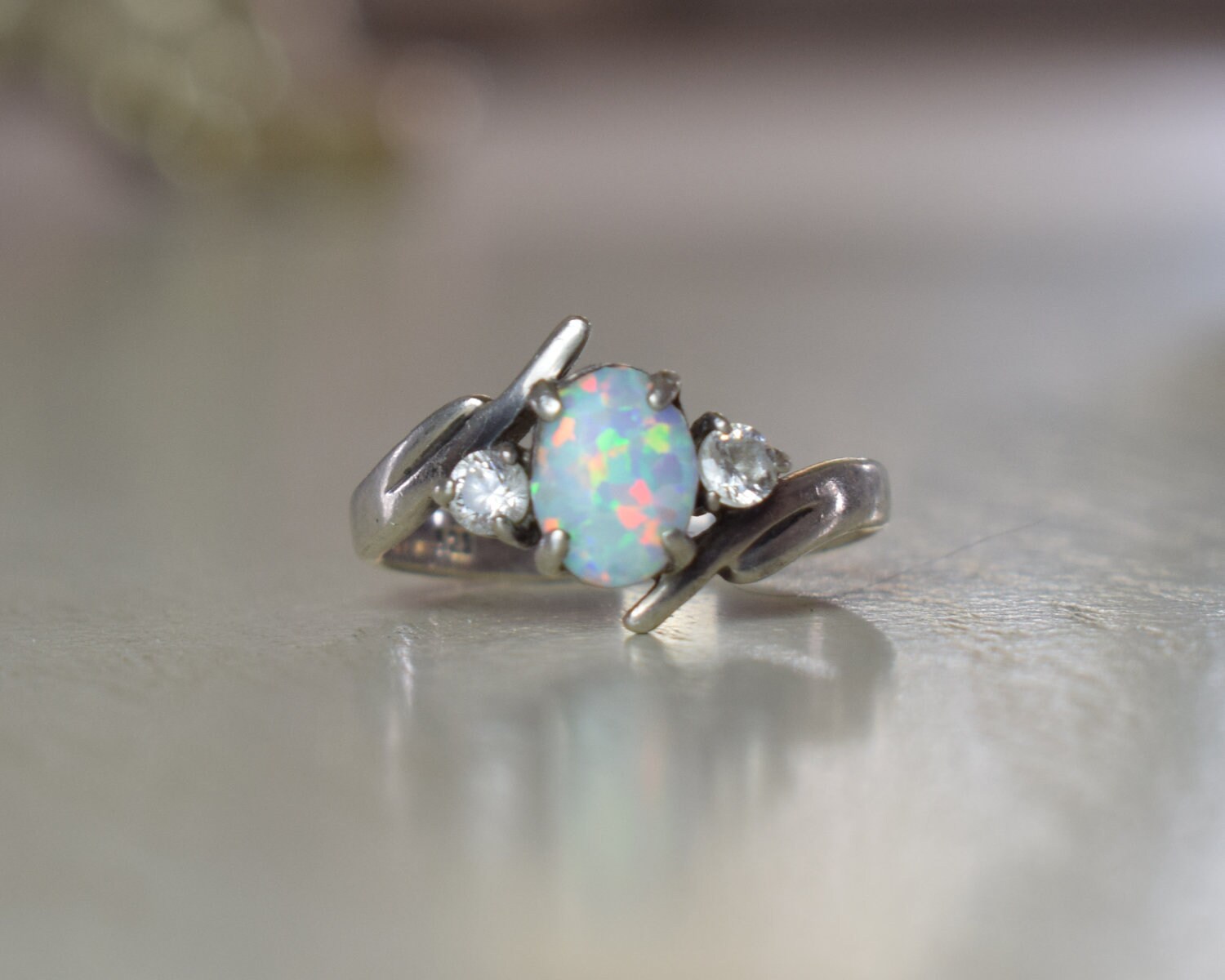Opal Und Faux Diamant Kristalle 925 Sterling Silber Oval Ring Größe 6, 5 von AllworldCollectibles