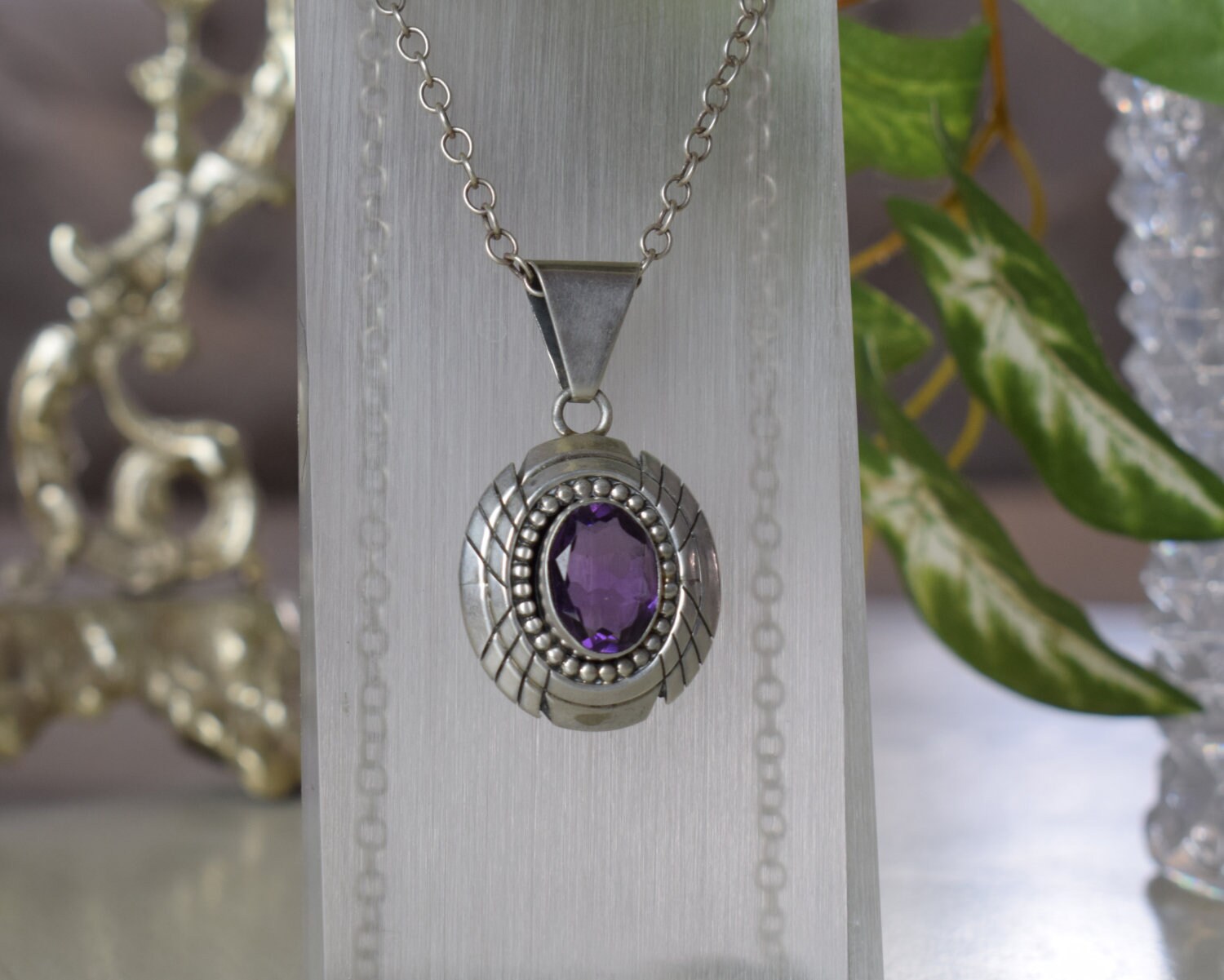 Vintage Facettierte Lila Amethyst Und Sterling Silber Ovale Anhänger Halskette von AllworldCollectibles
