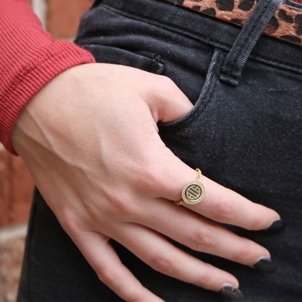 Monogramm Ring, Sterling Silber Personalisierte Schmuck, Kreis Erste Ring Monogramm Ring, Sterling Silber Personalisierte Schmuck, Kreis Erste Ring von AllyannaGifts