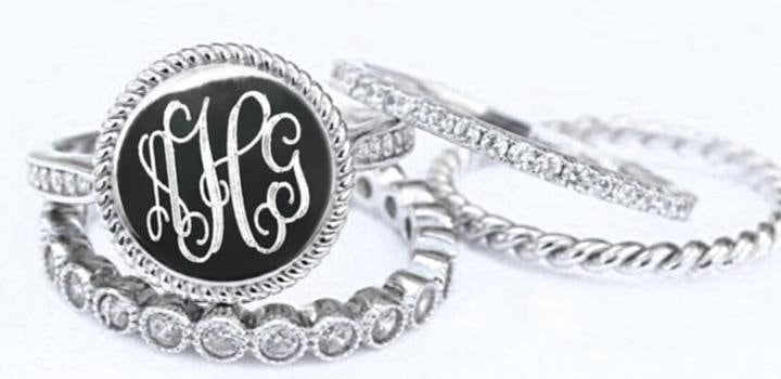 Monogrammring, Sterling Silber Quad Cz Ring, Personalisierte Stapelbare Ringe Mit Cz Monogrammring, Sterling Silber Quad Cz Ring, Personalisierte Stapelbare Ringe Mit Cz von AllyannaGifts