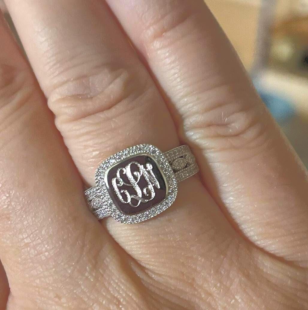 Personalisierter Sterling Silber Monogramm Siegelring - Gravierte Initialen Schmuck Für Frauen, Geschenk Zum Muttertag Personalisierter Sterling Silber Monogramm Siegelring - Gravierte Initialen Schmuck Für Frauen, Geschenk Zum Muttertag von AllyannaGifts