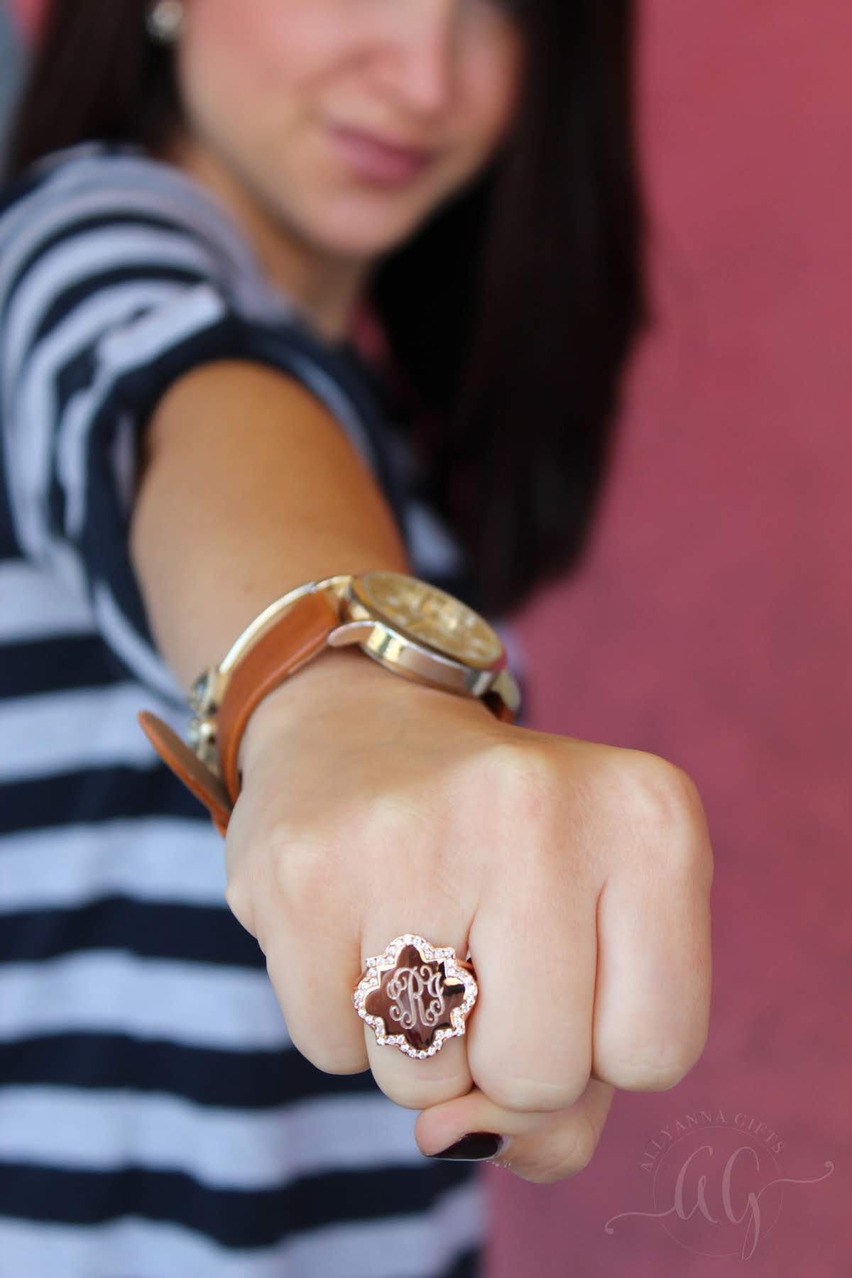 sterling Silber Monogramm Ring, Quatrefoil Sorority Erste Goldmonogramm Rosegold Ring sterling Silber Monogramm Ring, Quatrefoil Sorority Erste Goldmonogramm Rosegold Ring von AllyannaGifts