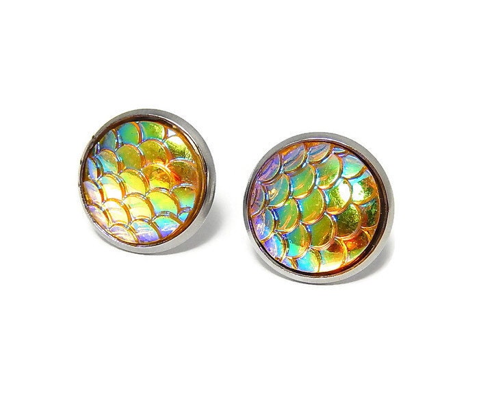 Gelbe Meerjungfrau Skala Ohrringe, Edelstahl Schillernde Ohrstecker, Runde Drachen Ohrringe von Allysin