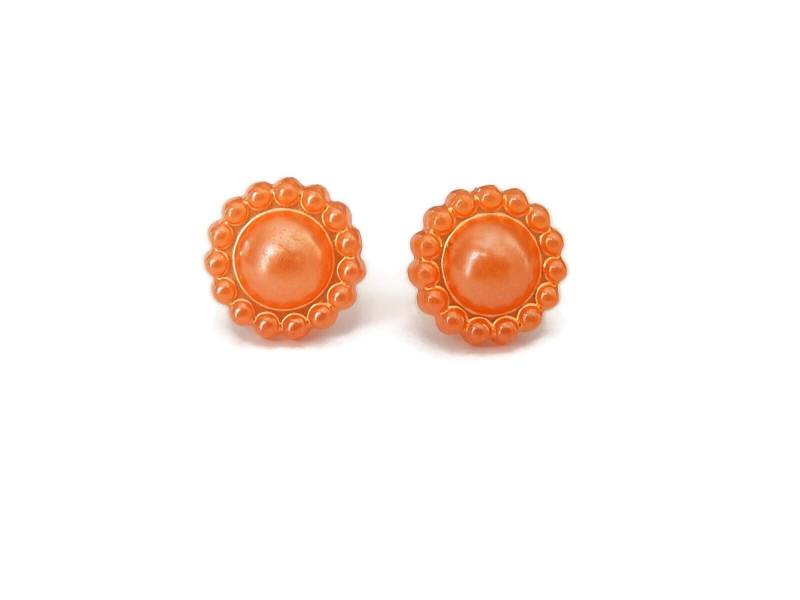 Orange Blumen Ohrringe, Perlmutt Mandarine Ohrstecker, Einfacher Minimalist Schmuck von Allysin