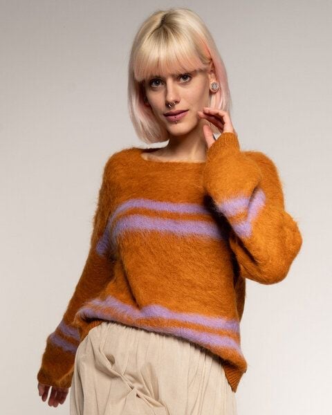 Alma & Lovis Flauschig gebrushter Pullover aus Alpakastrick | Brushed Stripe Pulli von Alma & Lovis
