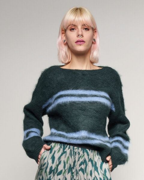 Alma & Lovis Flauschig gebrushter Pullover aus Alpakastrick | Brushed Stripe Pulli von Alma & Lovis