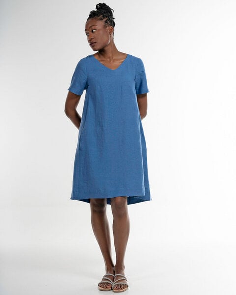 Alma & Lovis Legeres Kleid mit V-Ausschnitt aus reinem Leinen | Linen V-Neck Dress von Alma & Lovis