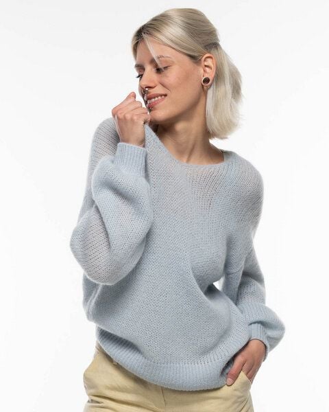 Alma & Lovis Leichter Pullover im Loose-Fit aus zartem Alpakastrick | Light V-Neck von Alma & Lovis