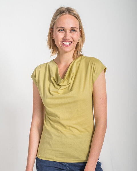 Alma & Lovis Shirt mit Wasserfall-Ausschnitt, aus Bio-Baumwolle | Short Cascade von Alma & Lovis