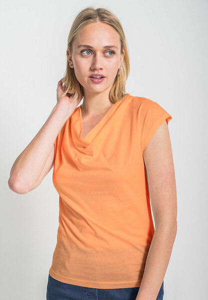 Alma & Lovis Shirt mit Wasserfall-Ausschnitt, aus Bio-Baumwolle | Short Cascade von Alma & Lovis