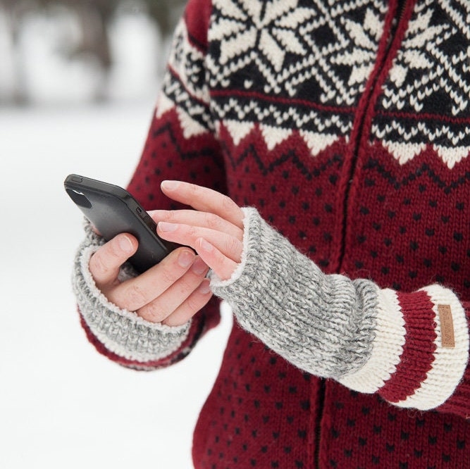 Wolle Fleece Gefüttert Handstulpen Fair Trade Gestrickte Handschuhe von AlmaKnitwearCanada