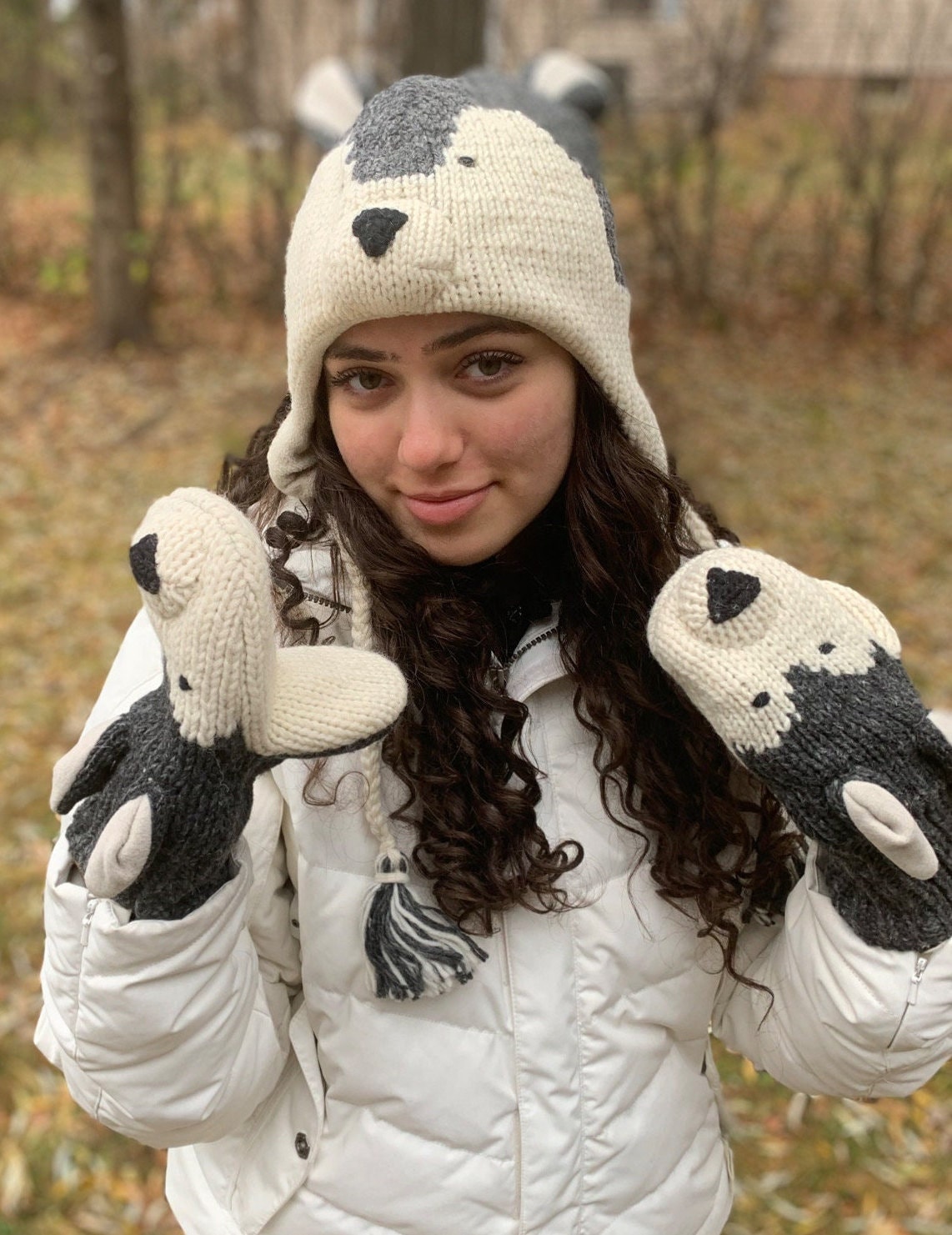 Handgestrickte Unisex Wollmütze Mit Ohrenschützer Wolf Design Tuque, Fleece Gefüttert - Fair Trade von AlmaKnitwearCanada
