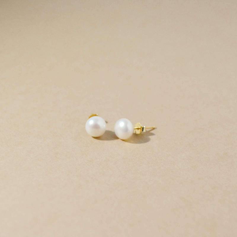 Perlenohrstecker, Brautohrringe, Goldene Perlenohrringe, Zierliche Brautjungfernschmuck, Hochzeitsohrringe Perlenohrstecker, Brautohrringe, Goldene Perlenohrringe, Zierliche Brautjungfernschmuck, Hochzeitsohrringe von AlmaLibreJewelry