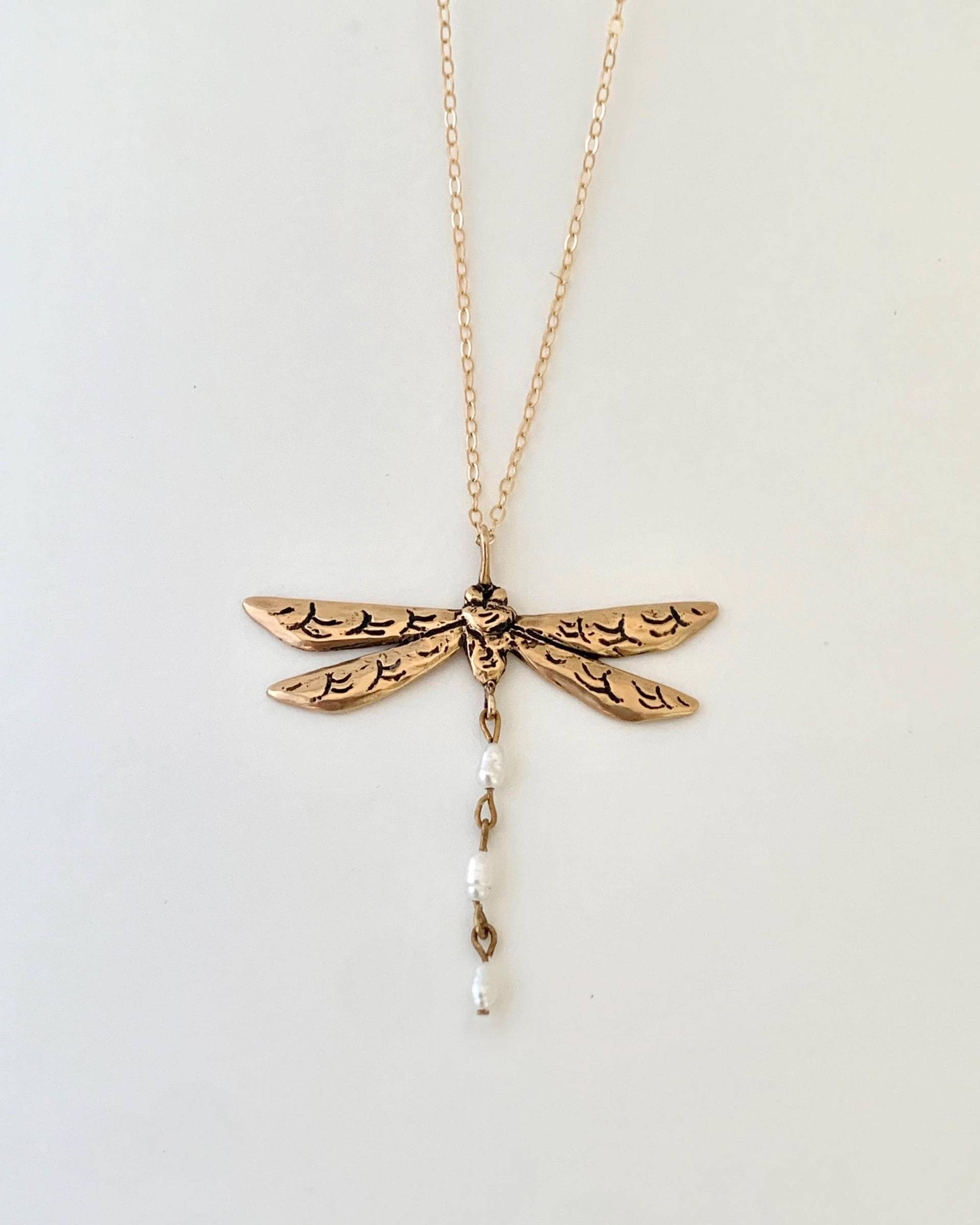 Libelle Perlenkette von AlmanacForJune