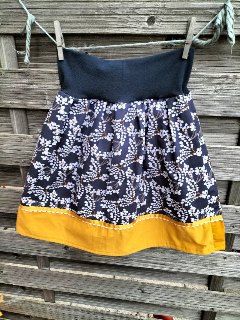 Almstriezl Damenrock Gr.34 von Almstriezl