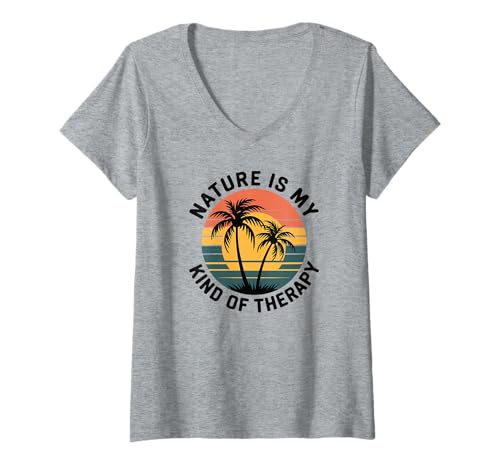 Damen Nature is My Kind of Therapy Retro Sonnenuntergang Palme Strand T-Shirt mit V-Ausschnitt von Aloha Hawaii Hawaiian Island Palm Tree Beach Surf