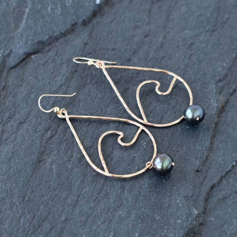 Große Wellen Ohrringe, Tropfen Ava Julez Hawaii Schmuck, Strand Hawaiian Handgemacht in Mit Aloha Große Wellen Ohrringe, Tropfen Ava Julez Hawaii Schmuck, Strand Hawaiian Handgemacht in Mit Aloha von AlohaMadeJewelry