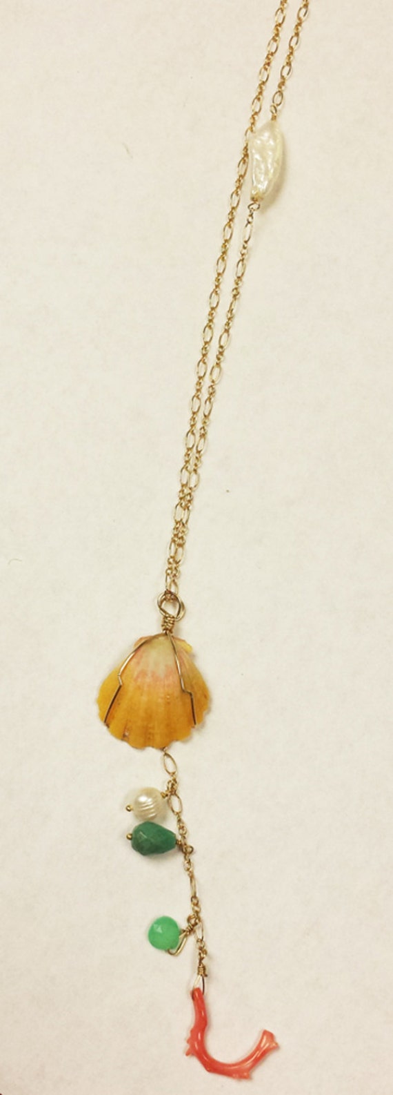 Gold Gefüllte Kleine Sunrise Shell Meerjungfrau Stil Mutter Von Korallen Edelstein Halskette von Alohabythesea