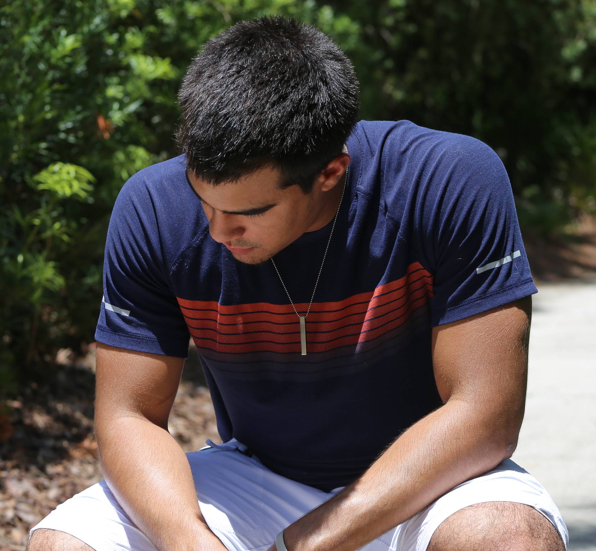 Personalisierte Bar Halskette Für Männer - Lange 3D Vertikale Graviert Auf Allen Vier Seiten Personalisierter Name Und Initialen Herren von Aloralinks