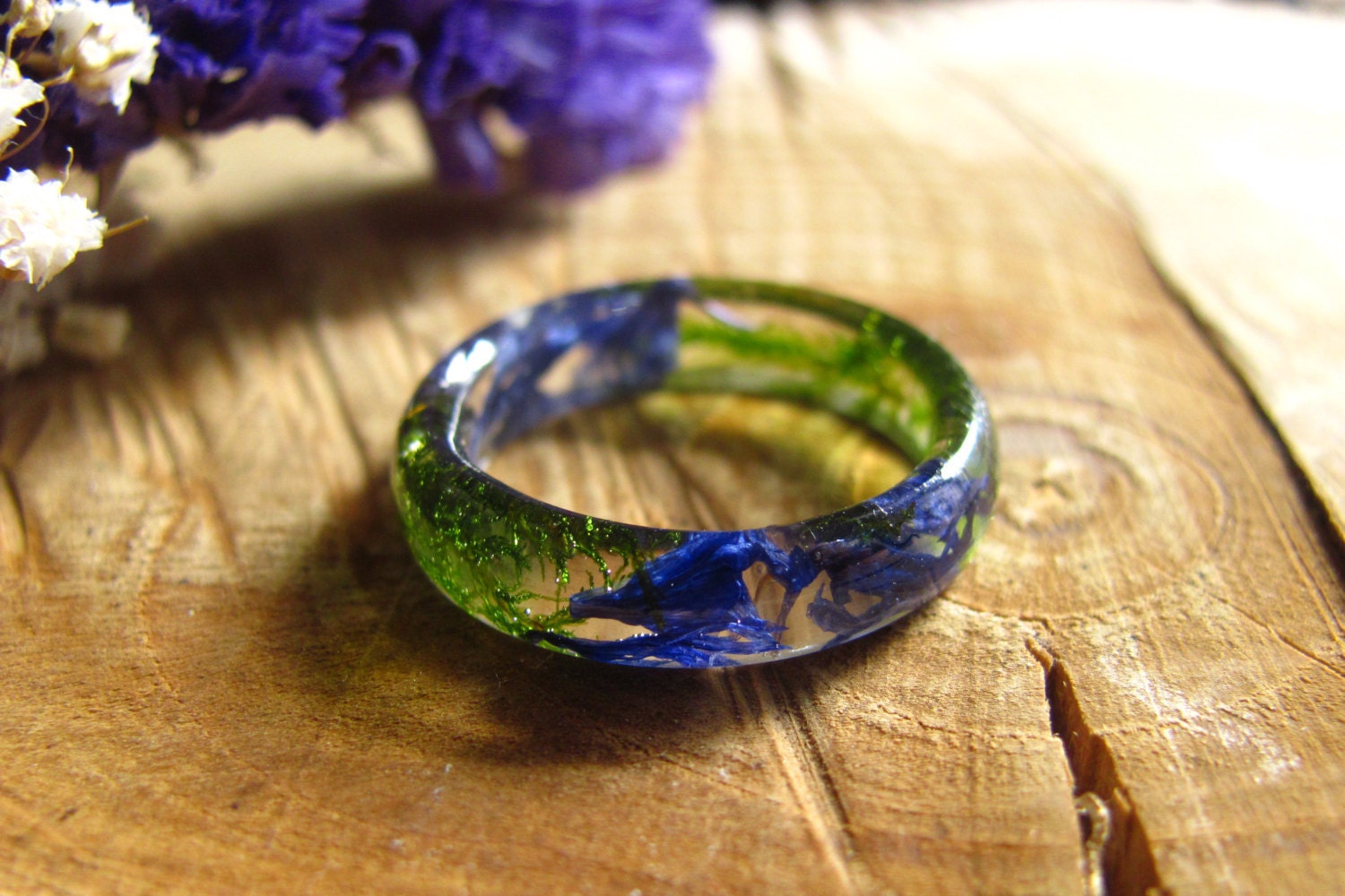 Blaue Blume Harz Ring Mit Moos, Boho Schmuck, Klares Band von AlpacaBlue