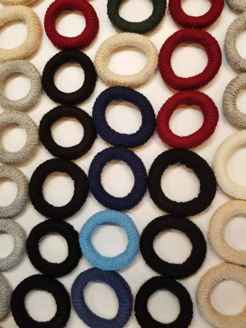 Handgemachte Haargummis Aus Alpaka-Wolle | 3Er Set von AlpacaEmporium