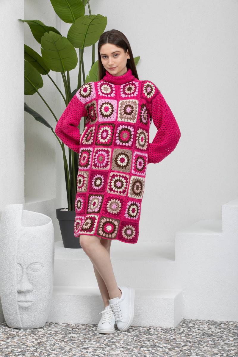 Rosa Oma Quadrat Patchwork Langes Kleid, Gestricktes Trägerkleid Häkeln, Rollkragen Strickkleid, Frau Gestrickte Kleidung, Baumwollkleider von AlpacaKnitted