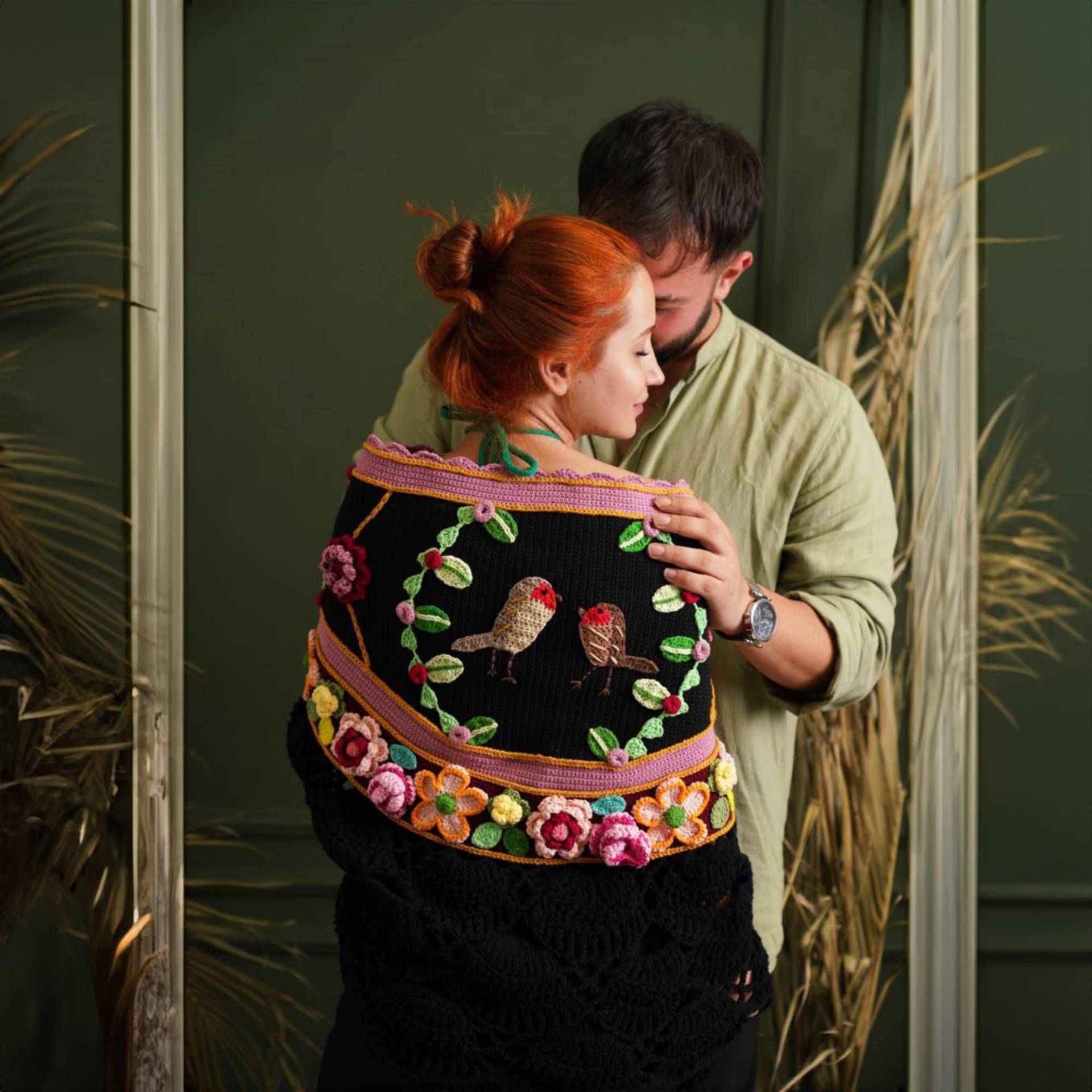 Schwarzer 3D Blumen Häkel-Schal, Gestrickter Vogel-Schal, Frauen Stricken Baumwollschal, Baumwoll-Wrap, Gestrickte Frau, Häkeln von AlpacaKnitted