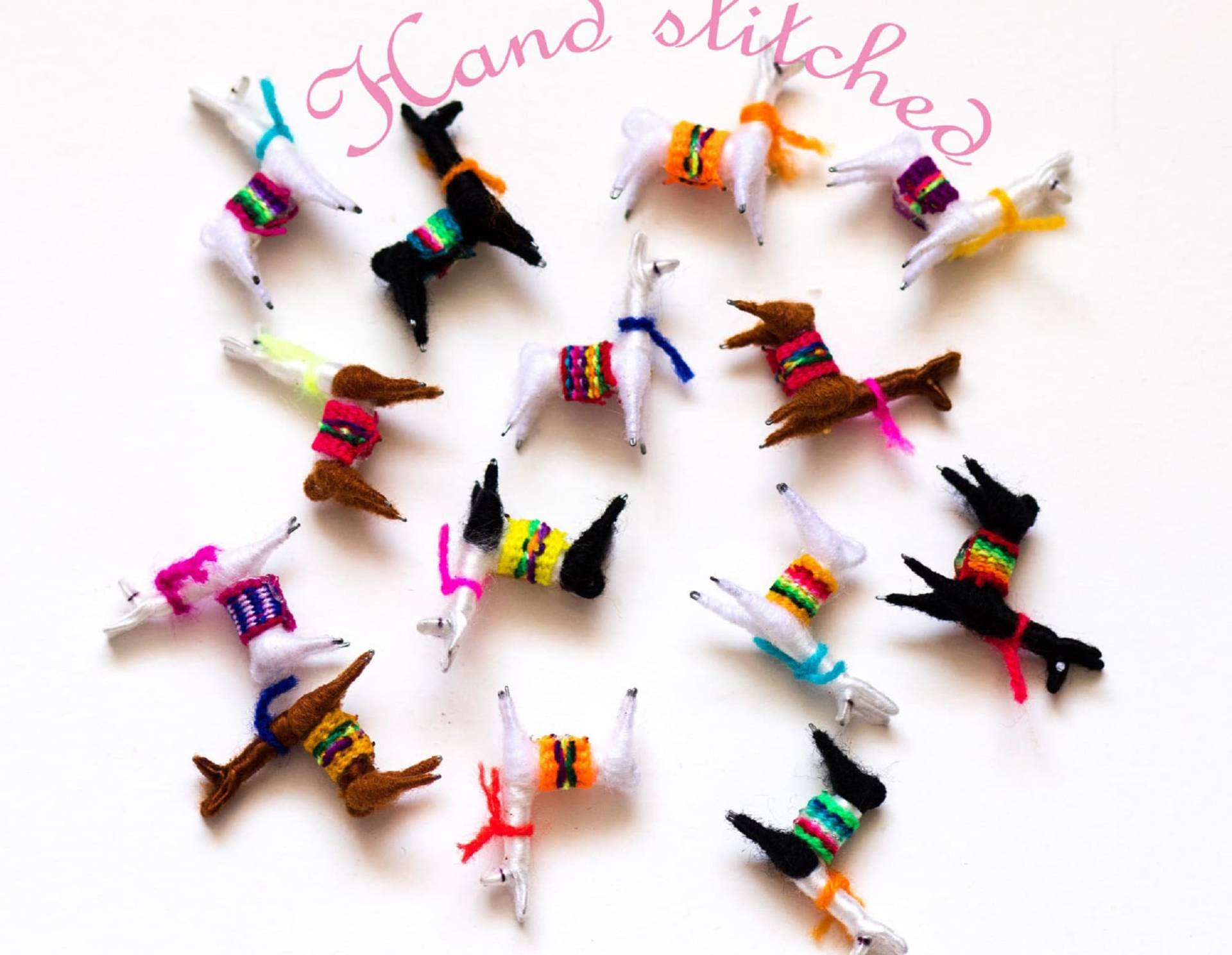 Lama Pins 2Er Set Party Favors Hochzeit Dekoration Lieferungen Verschiedene Farben Großhandel Genäht Miniatur Geschenk Lama Pins 2Er Set Party Favors Hochzeit Dekoration Lieferungen Verschiedene Farben Großhandel Genäht Miniatur Geschenk von AlpacaWoolTreasury
