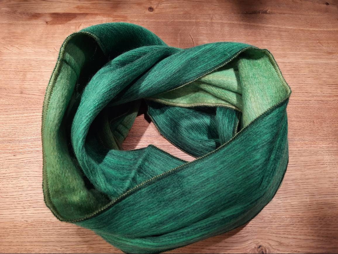 Grüner Loopschal Beidseitig Aus Babyalpakawolle, Gewebtes Unikat von AlphaAlpakaUnikate