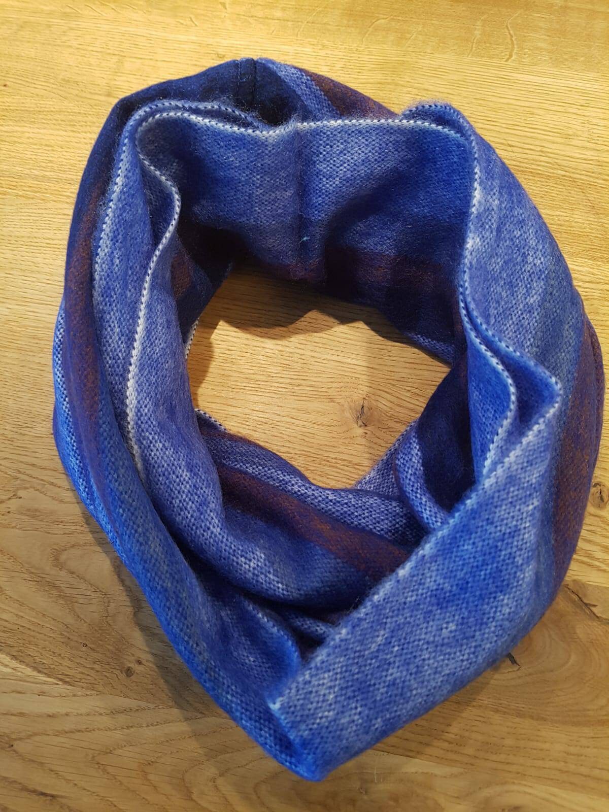 Kuschelig Weicher Loopschal Aus Babyalpakawolle, Gewebtes Unikat, Blau Gestreift Kuschelig Weicher Loopschal Aus Babyalpakawolle, Gewebtes Unikat, Blau Gestreift von AlphaAlpakaUnikate