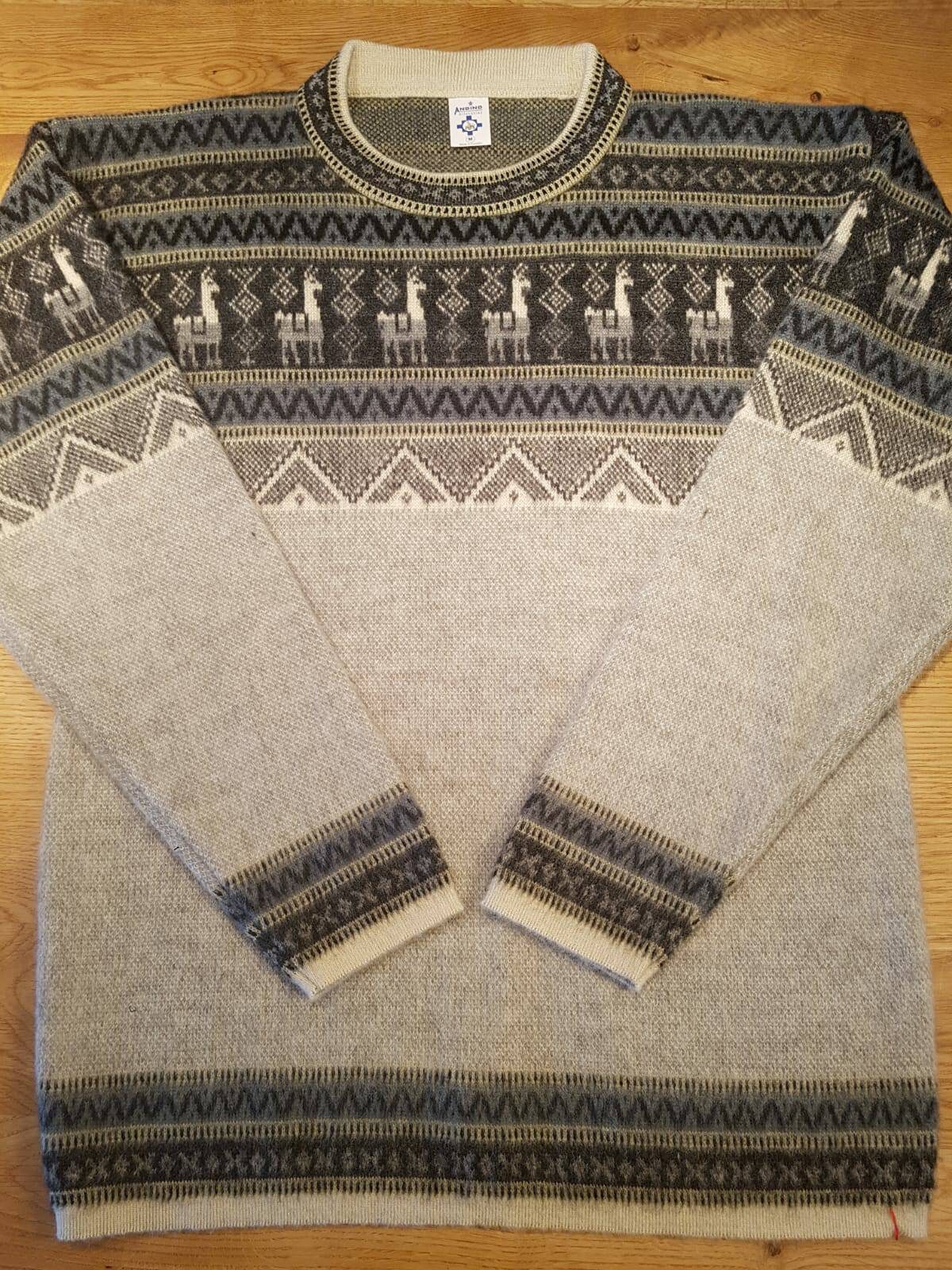 Kuschelig Weicher Pullover Aus Babyalpakawolle, Hellgrau Mit Muster, Größe M Kuschelig Weicher Pullover Aus Babyalpakawolle, Hellgrau Mit Muster, Größe M von AlphaAlpakaUnikate