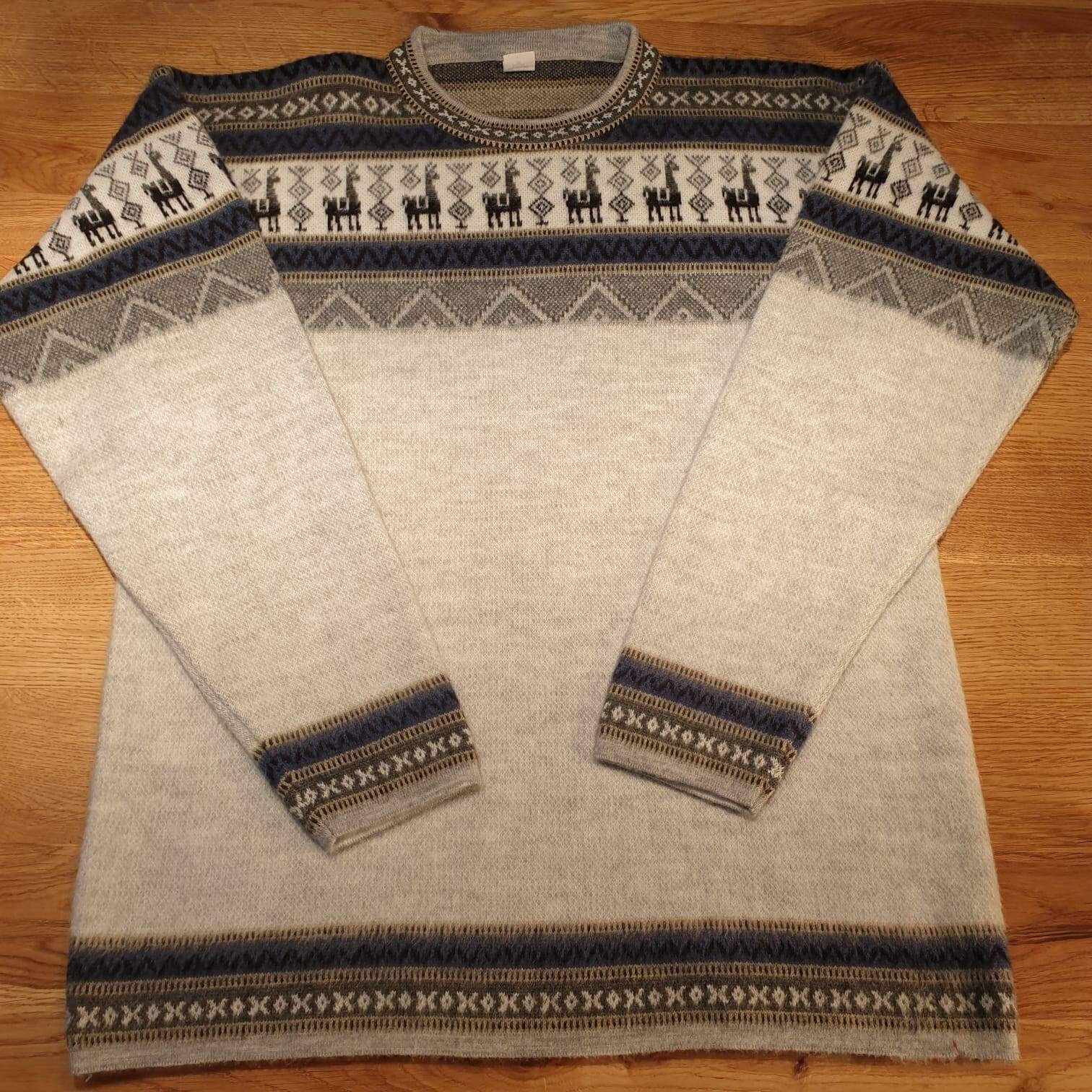 Pullover Aus Babyalpakawolle Hellgrau Mit Muster Pullover Aus Babyalpakawolle Hellgrau Mit Muster von AlphaAlpakaUnikate
