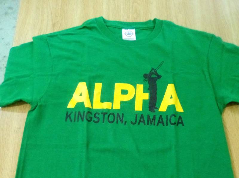Akj T-Shirt - Michael Thompson Design Alpha Kingston Jamaika von AlphaBoysSchool