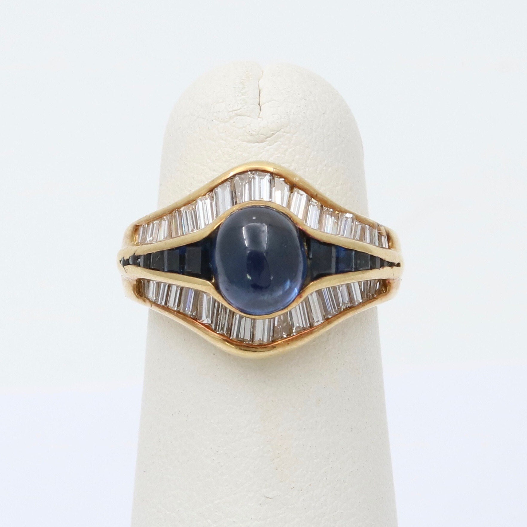Vintage Natürlicher Saphir Und Diamant "Auge" 18K Gold Dinner Ring von AlphaOmegaJewels