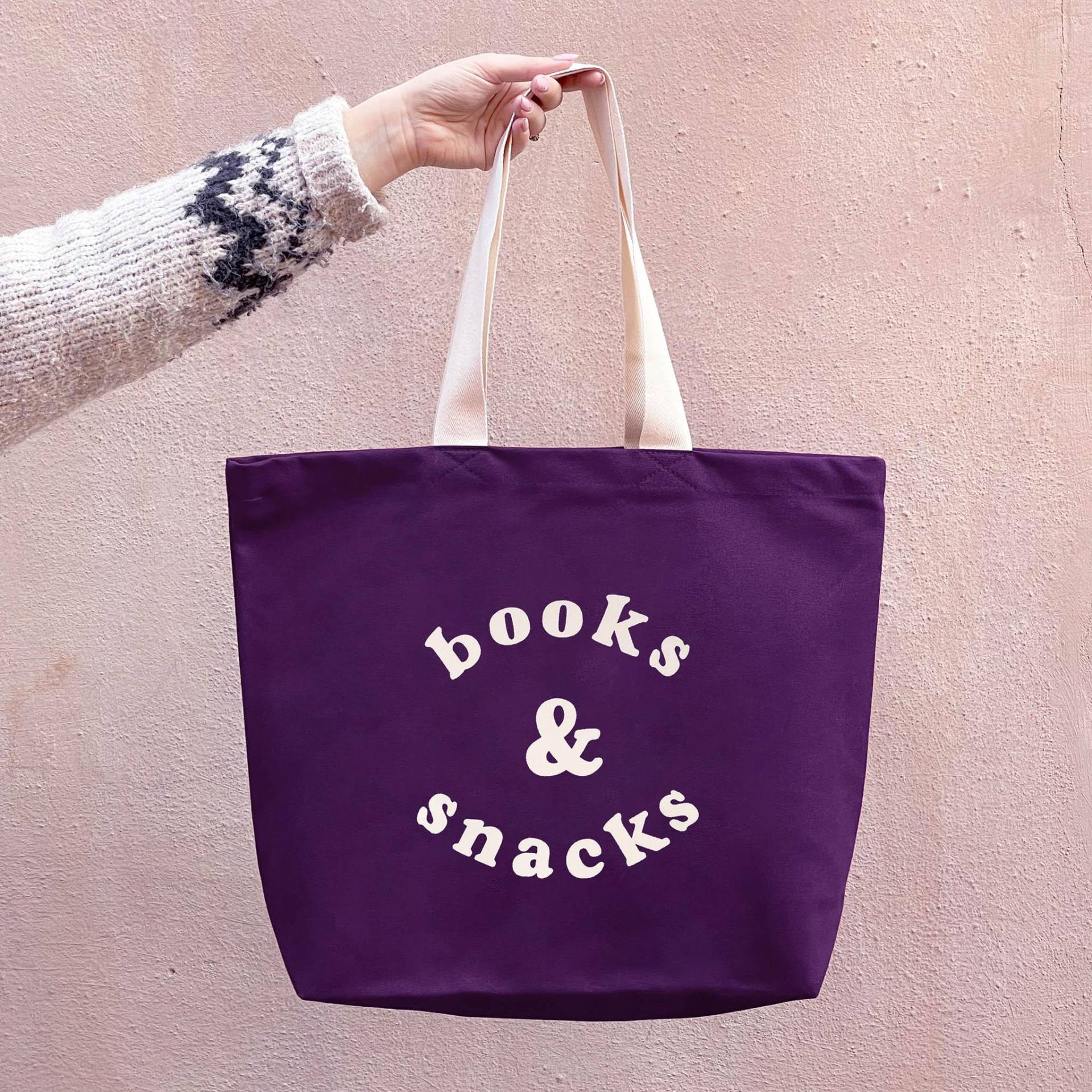 Bücher & Snacks Tasche - Canvas Tote Große Tragetasche Shopper Schultasche Lila von AlphabetBags