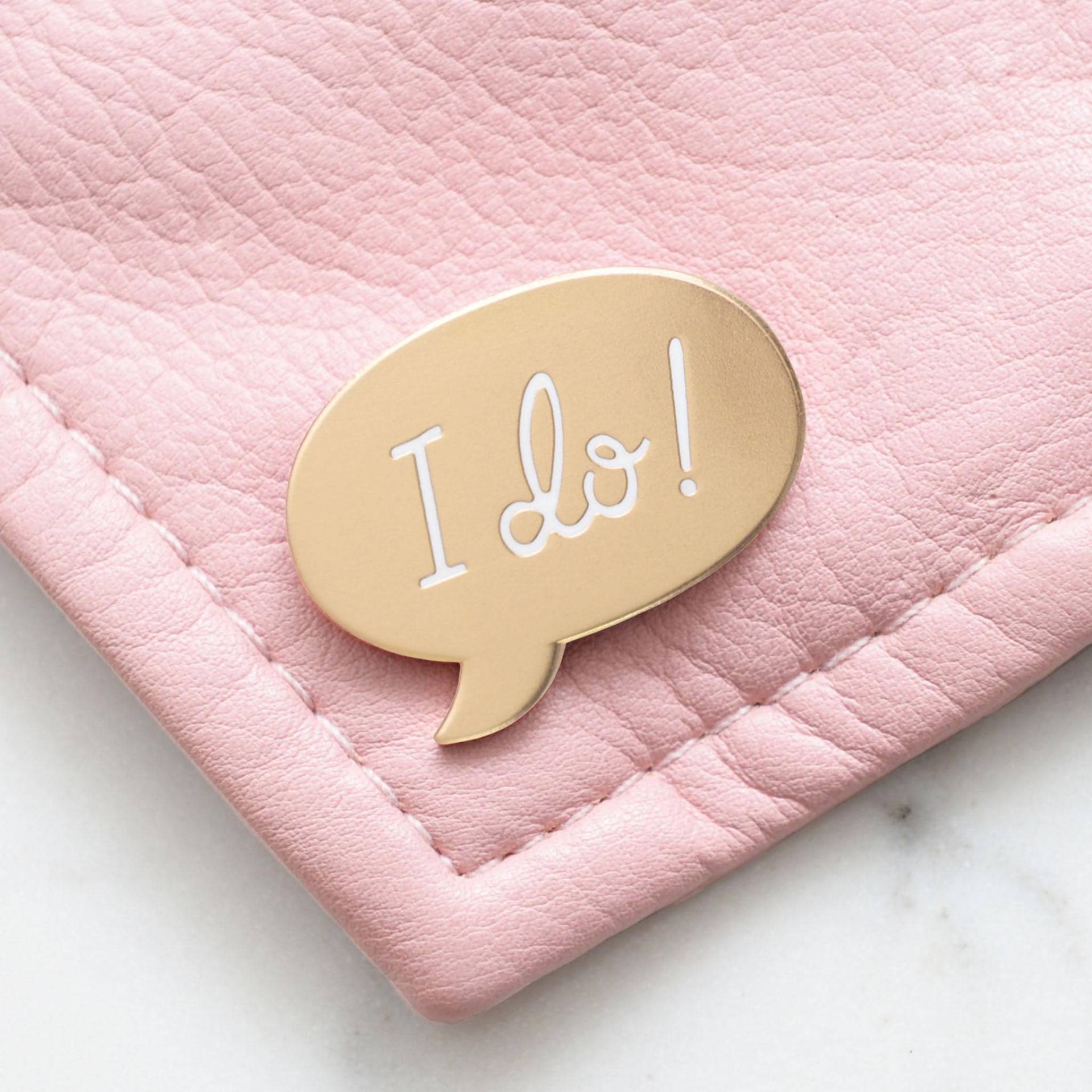 I Do Emaille Pin - Hochzeit Junggesellinnenabschied Braut Geschenk Gold von AlphabetBags