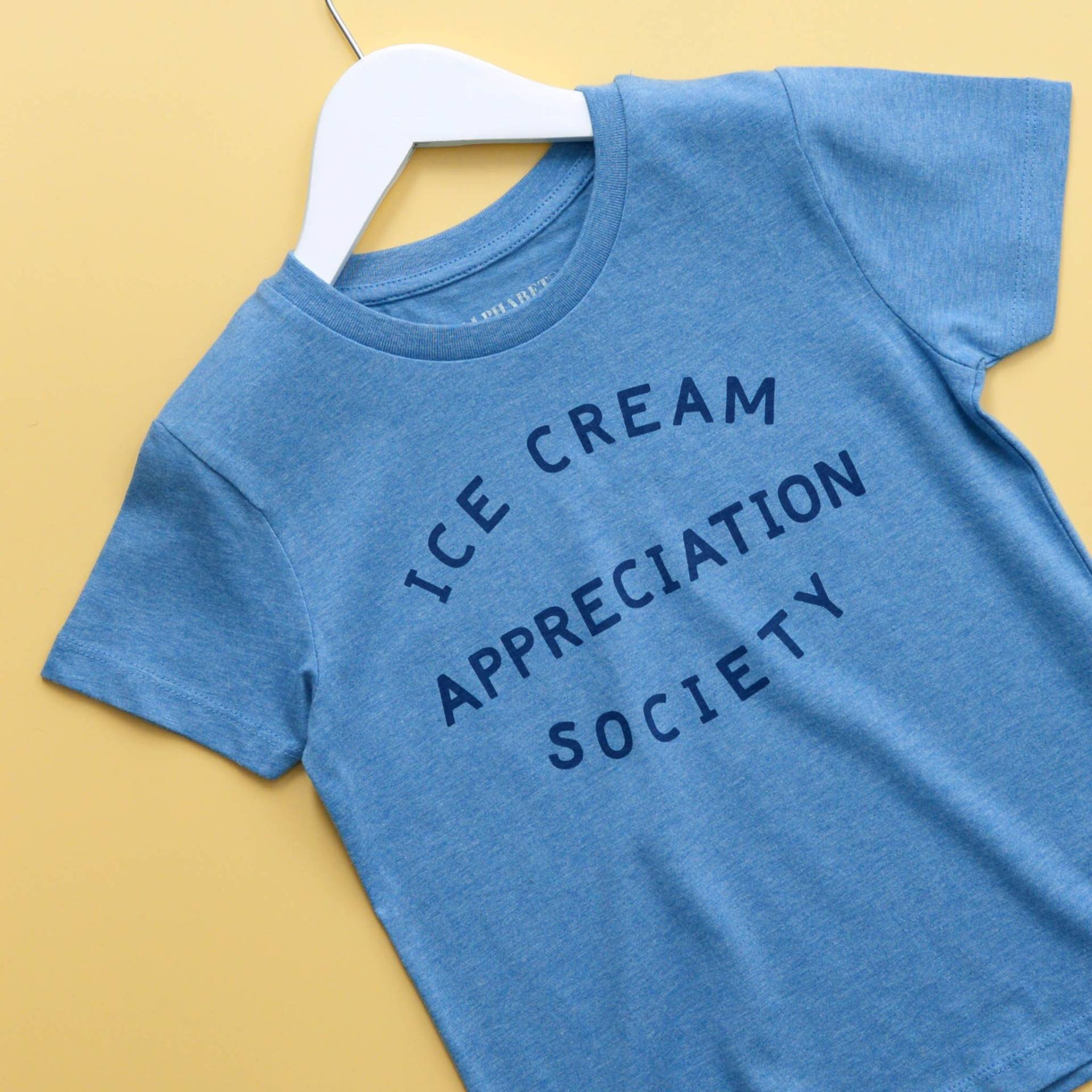 Eiscreme Wertschätzung Gesellschaft Kinder T-Shirt Blau - Lustiges Slogan Urlaubs-T-Shirt Mädchen-T-Shirt Jungen-T-Shirt Sommer-Kinder-T-Shirt von AlphabetBags